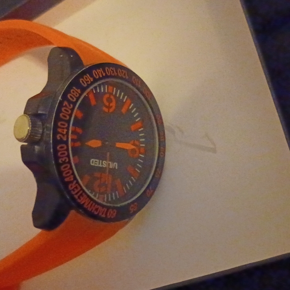 MENS KENNETH COLE WATCH UNLISTED EDITION - Picture 3 of 6